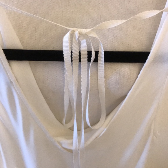 Quality White drop down neck tank - Zara’s high end brand - Picture 3 of 6